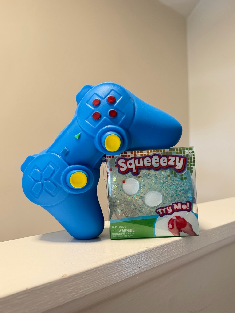 Squeezy Game Controller and Dice - (2 PC Set)